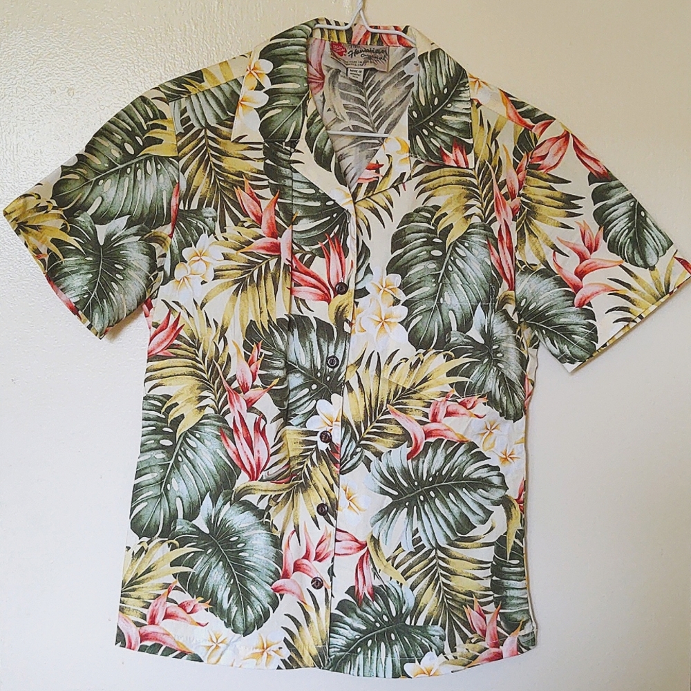 Adorable Women's Hawaiian Shirt Size XS Never Worn
